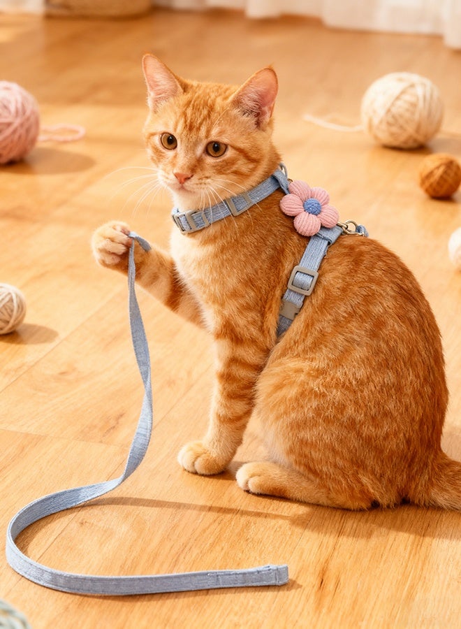 طقم سرج ومقود للقطط للمشي والسفر في الهواء الطلق، مانع للهروب، ناعم وآمن وخفيف الوزن وقابل للتعديل، مزين بزهرة حمراء، مقاس صغير - Image 3